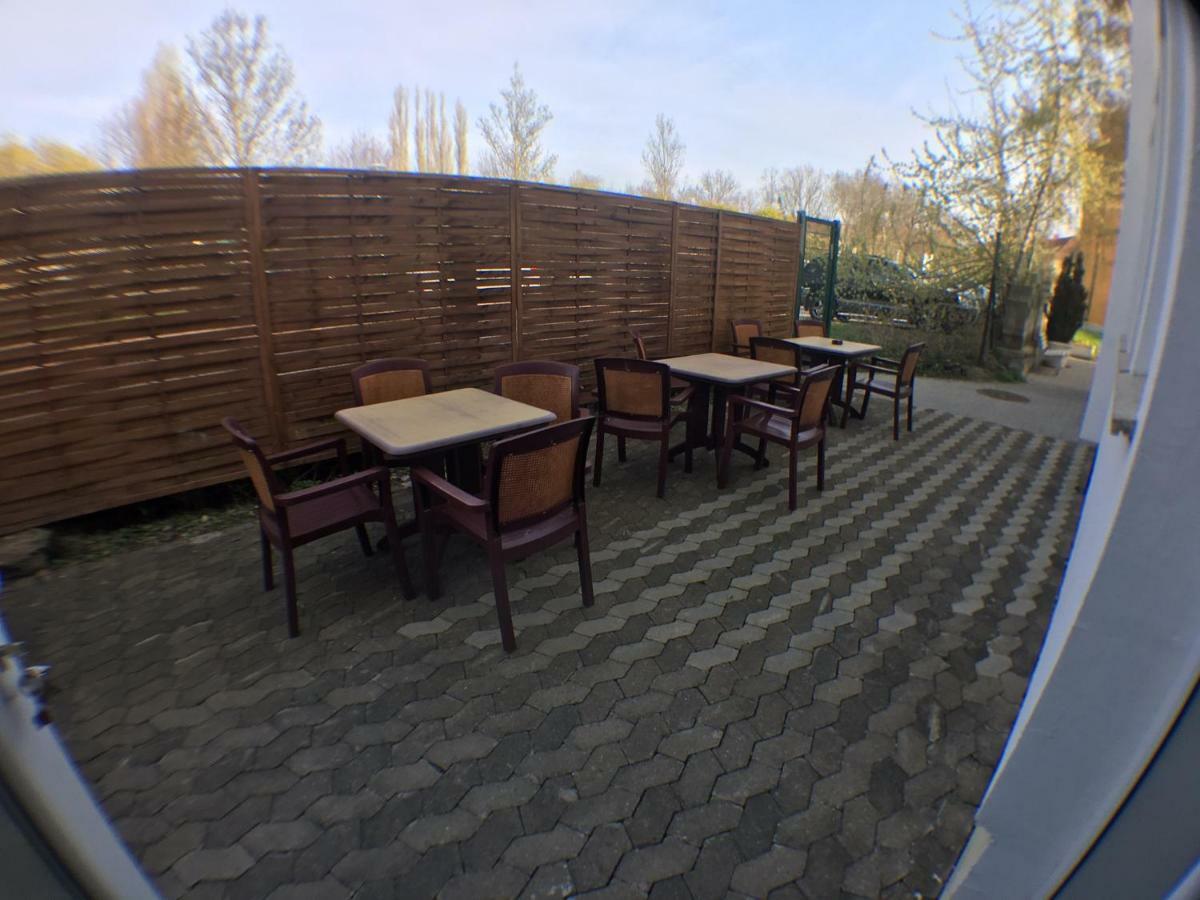 Motel Monteur Ашерслебен Экстерьер фото